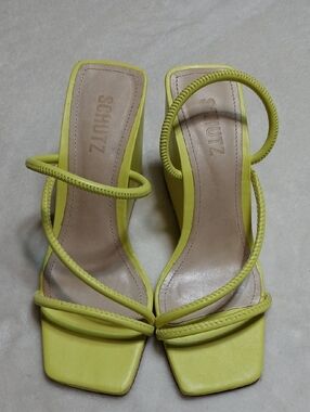 SCHUTZ Kiki Lemon Yellow Strappy Square-Toe Heeled Sandals Size 6